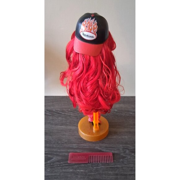 MGA Rainbow High Ruby Anderson 2019 Series Outfit Stand Comb Red Hair Doll Toy - Picture 4 of 4
